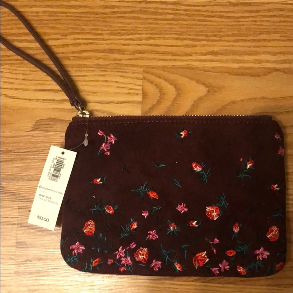 Floral wristlet